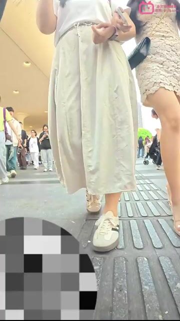 247抄底透明高跟白镂空短裙美艳女郎半透明白内