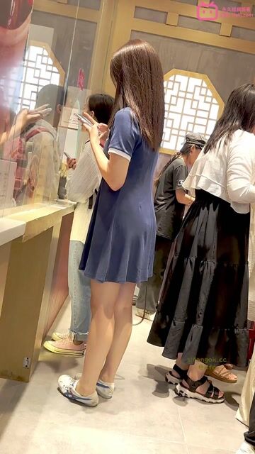 抄底 KFC商场一路跟踪抄底❤️长裙学妹逛街买小吃 花内