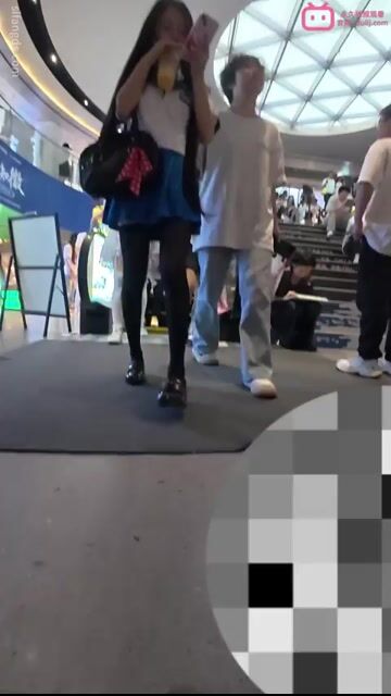 248-偷拍抄底黑丝绝对领域，蓝JK娇小身材，细长腿学生妹