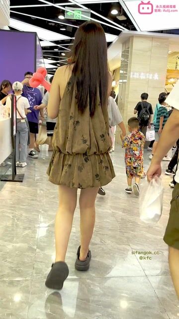 抄底 KFC长裙清纯学生妹逛街·白色半透内内微透小屁股